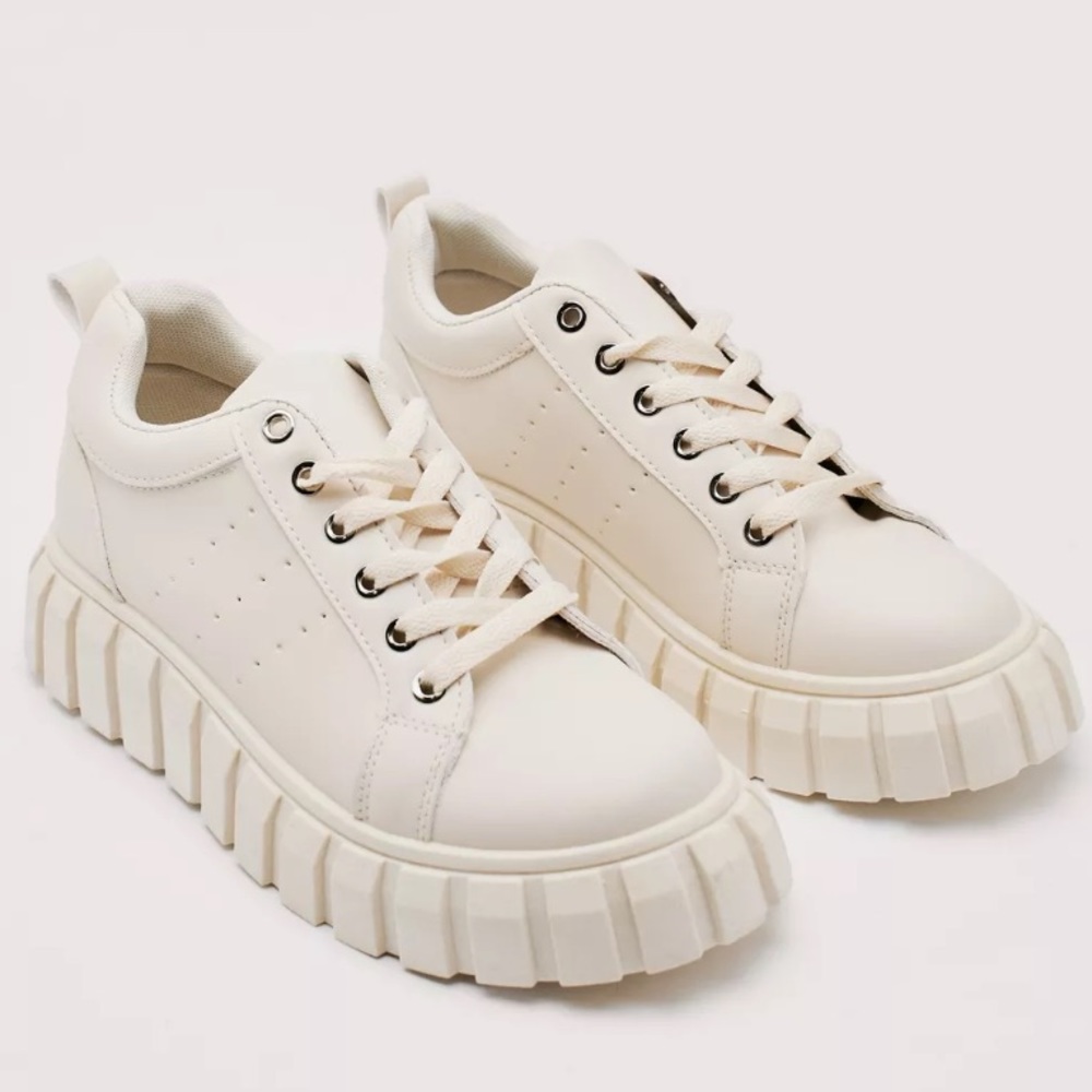 White chunky sneakers